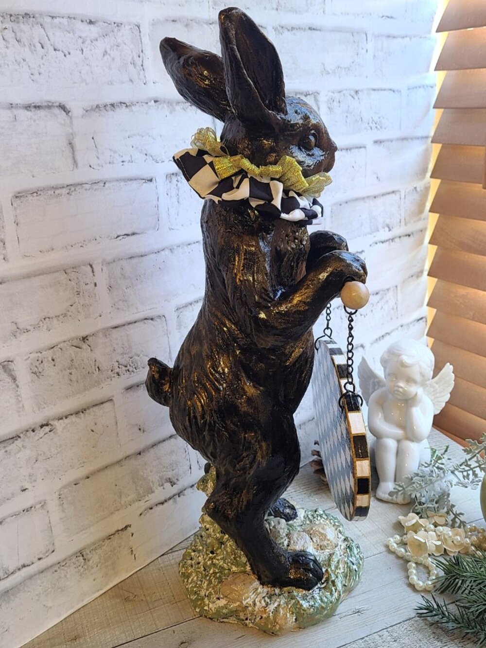Checked Welcome Sign Anthropomorphic Rabbit Statue Checked Whimsy Decor - Picture 7 of 13